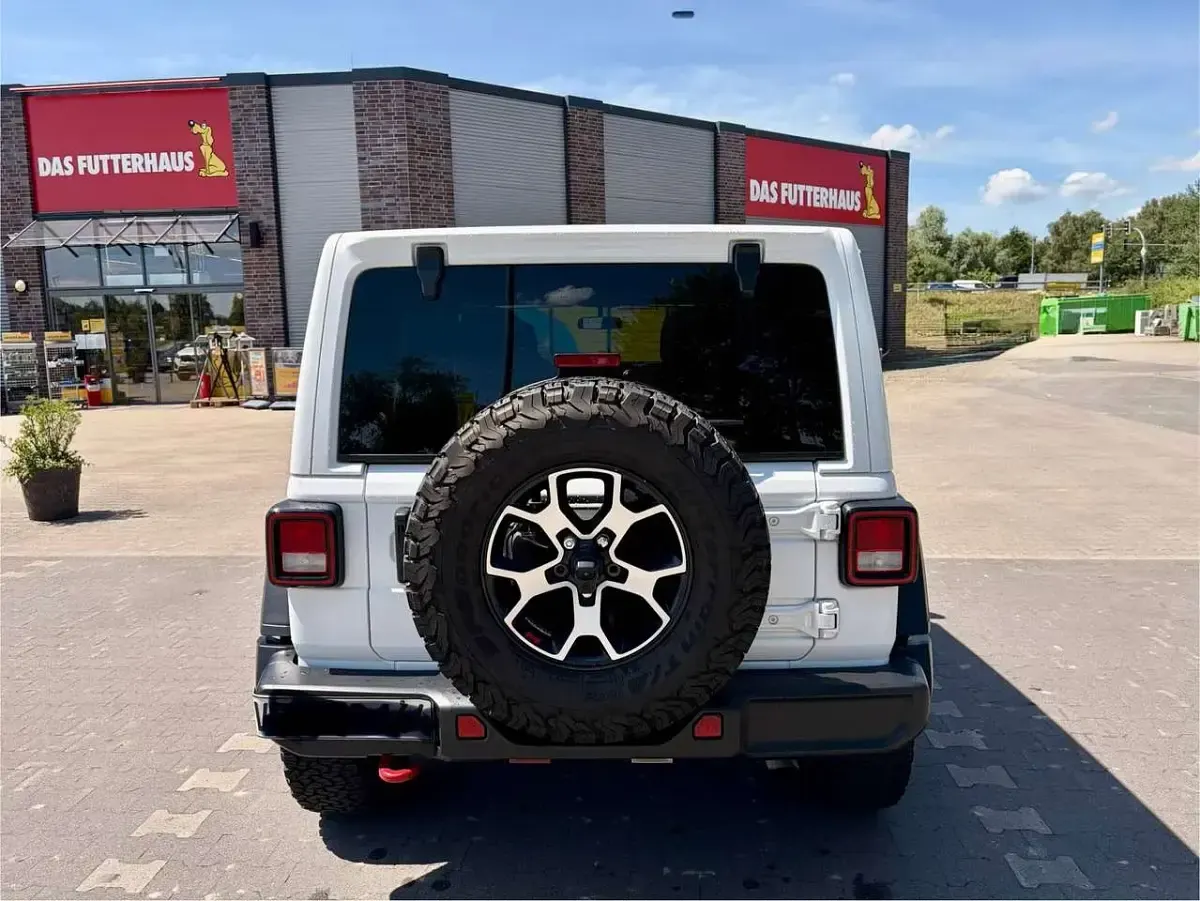 Gebraucht Jeep Wrangler Unlimited Rubicon 272 PS (200 kW) 2021 Weiß SUV