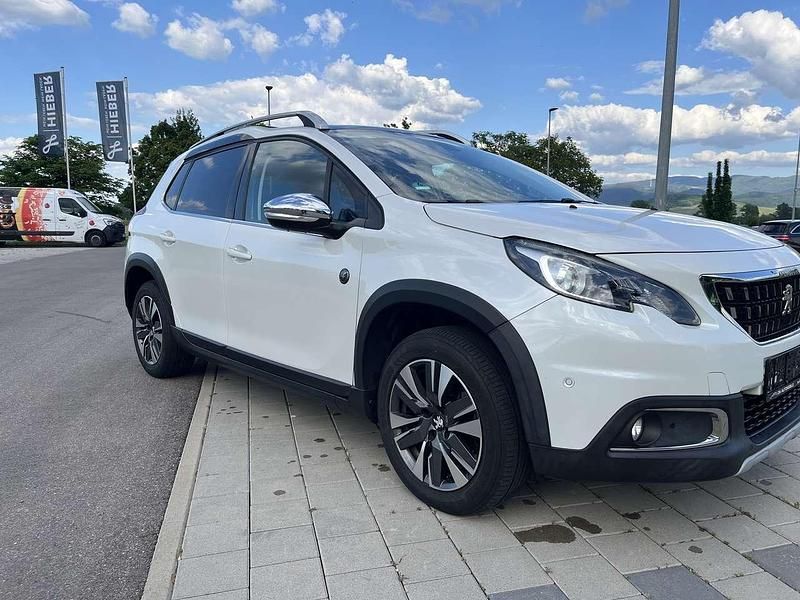 Lack weiss perlglänzend/ Gebraucht 2019 Peugeot 2008 Crossway SUV | 9.590 € (Fairer Preis) - Bild 1/4