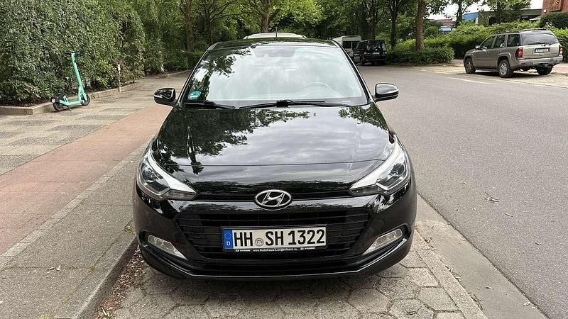 Gebraucht 2016 Hyundai i20 Passion Limousine | 9.000 € (Guter Preis) - Bild 1/4