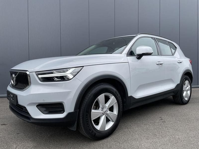 Weiß Gebraucht 2020 Volvo XC40 Momentum SUV | 19.750 € (Guter Preis) - Bild 1/4