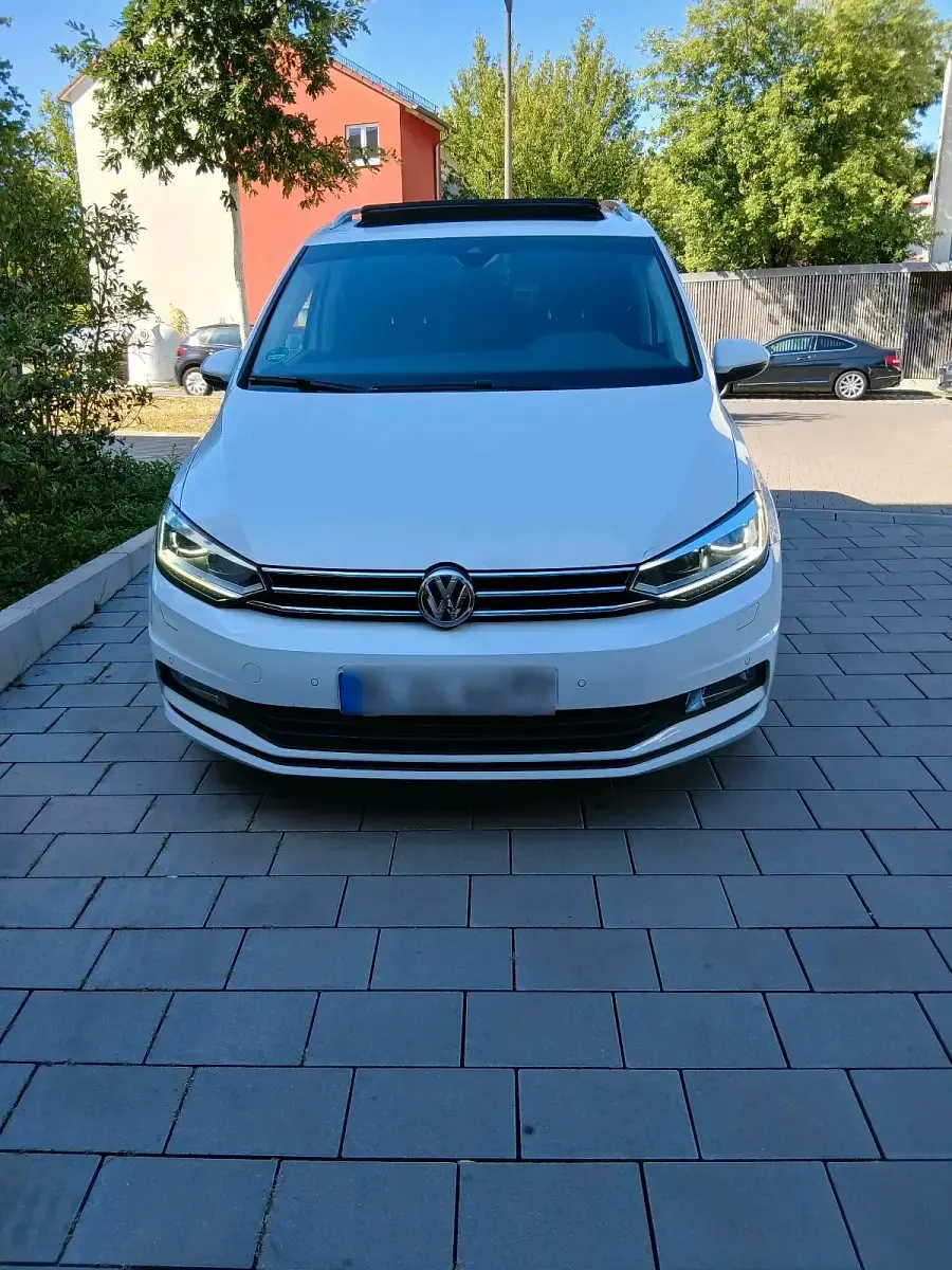 Gebraucht VW Touran Highline 150 PS (110 kW) 2016 Weiß Van / Kleinbus