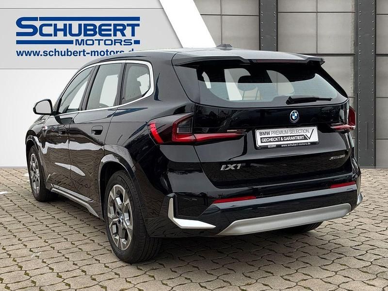 Gebraucht BMW iX1 xLine 230 kW (313 PS) 2023 Schwarz 2 SUV
