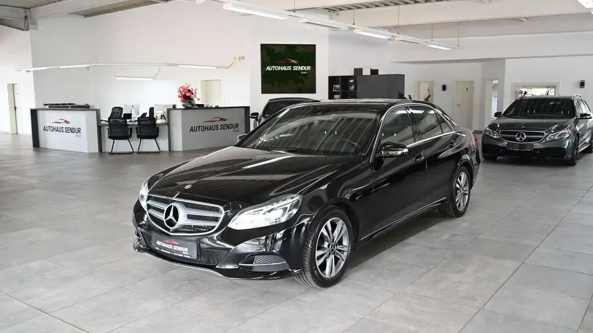 Gebraucht Mercedes E220 170 PS (125 kW) 2016 Schwarz Limousine