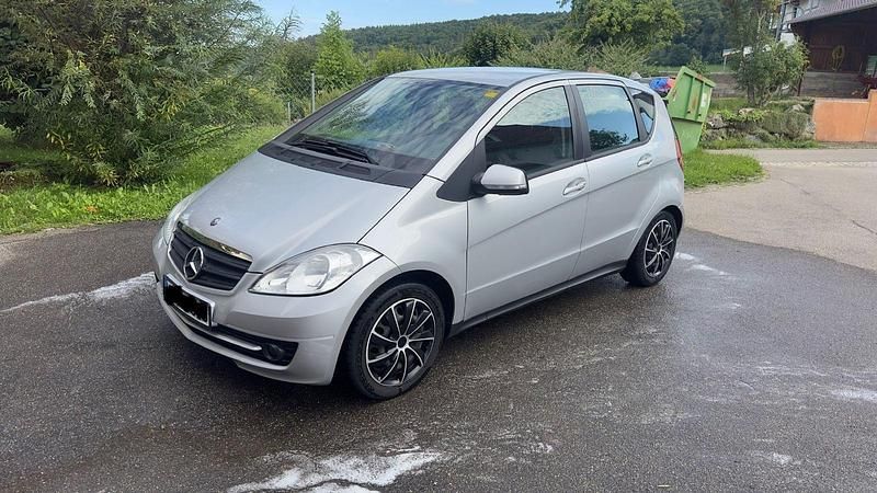 Silber Gebraucht 2010 Mercedes A160 Elegance Kleinwagen | 5.500 € (Fairer Preis) - Bild 1/4