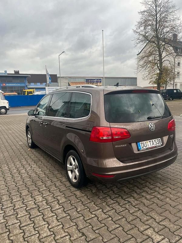 Gebraucht VW Sharan 140 PS (102 kW) 2012 Braun Van / Kleinbus