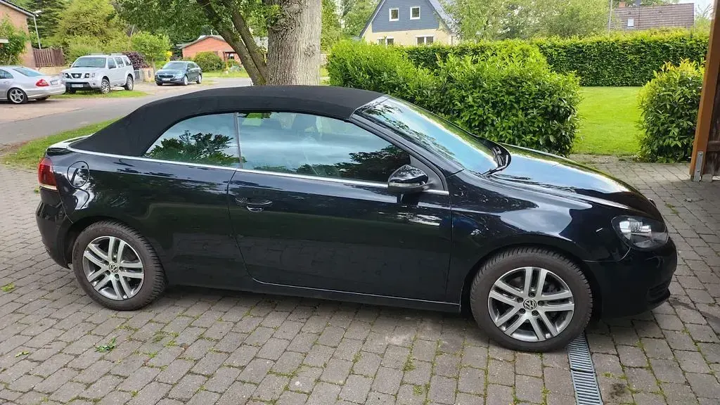 Gebraucht VW Golf 105 PS (77 kW) 2011 Schwarz Cabrio