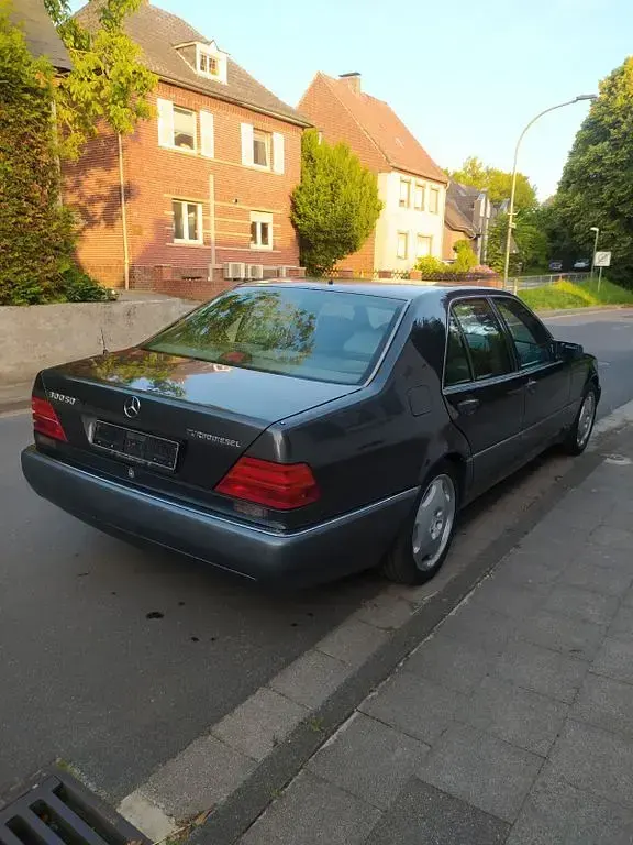Gebraucht Mercedes S300 150 PS (110 kW) 1993 Schwarz Limousine