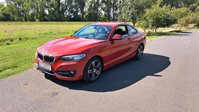 Rot Gebraucht 2015 BMW 218 Coupé | 11.000 € (Guter Preis) - Bild 1/4