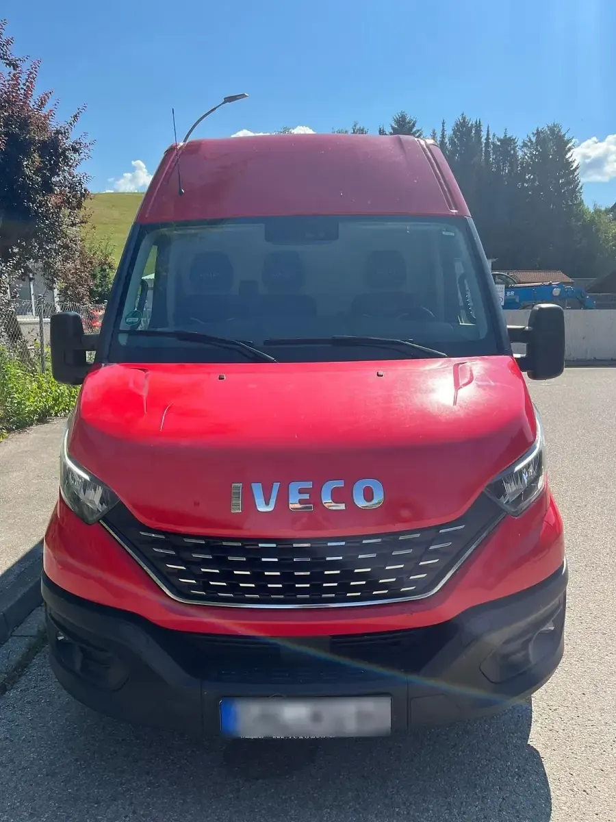 Gebraucht Iveco Daily 156 PS (114 kW) 2020 Rot Van