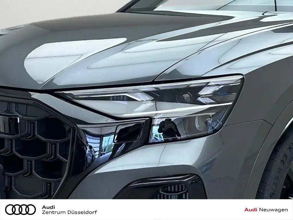 Gebraucht Audi Q8 S-Line 489 PS (359 kW) 2026 Grau SUV