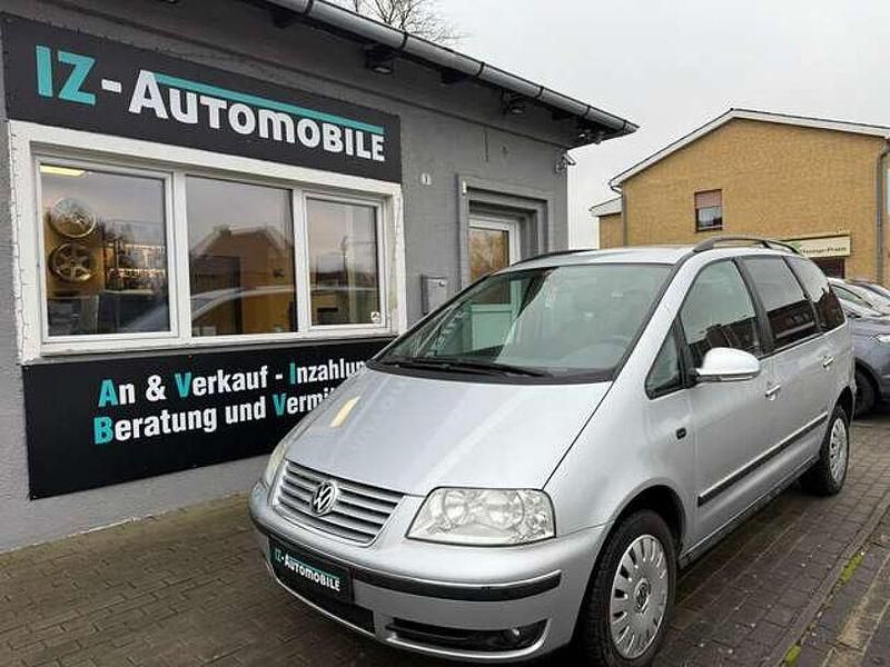 Reflexsilber metallic Gebraucht 2009 VW Sharan Trendline Van / Kleinbus | 6.990 € (Teuer) - Bild 1/4