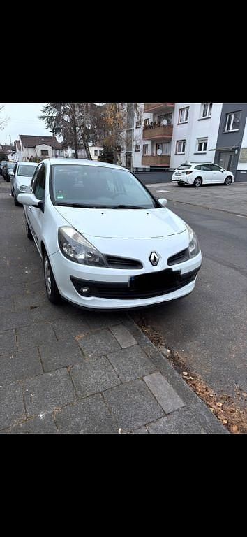 Gebraucht Renault Clio II Dynamique 86 PS (63 kW) 2008 Weiß Limousine
