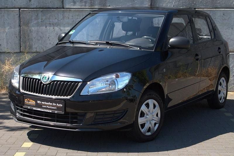 Schwarz Gebraucht 2010 Skoda Fabia Kleinwagen | 2.999 € (Guter Preis) - Bild 1/4