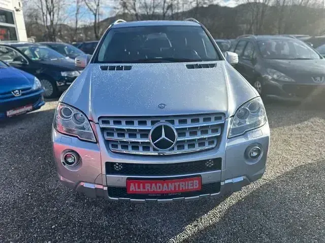 Gebraucht Mercedes ML350 211 PS (155 kW) 2011 Silber SUV