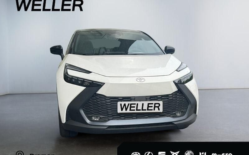 Schneeweiß uni/dach schwarz Neu 2024 Toyota C-HR Team SUV | 31.880 € (Superpreis) - Bild 1/4