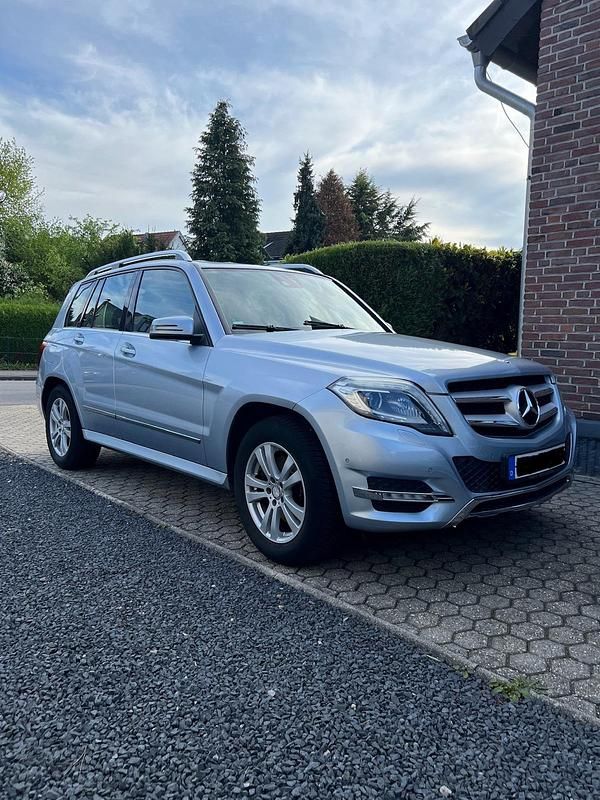Blau Gebraucht 2013 Mercedes GLK200 SUV | 14.000 € (Fairer Preis) - Bild 1/4