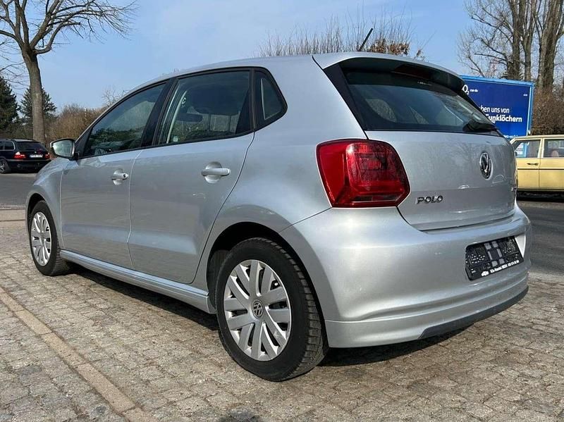 Gebraucht VW Polo Trendline 95 PS (69 kW) 2015 Reflexsilber metallic Kleinwagen