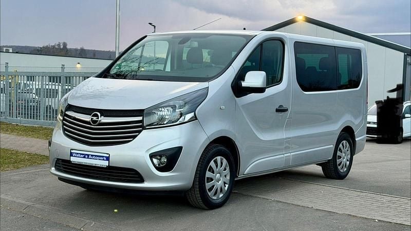 Gebraucht Opel Vivaro 145 PS (106 kW) 2015 Silber Van / Kleinbus
