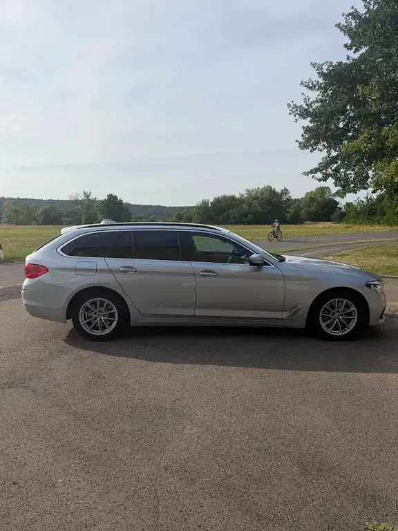 Gebraucht BMW 525 231 PS (169 kW) 2019 Silber Kombi