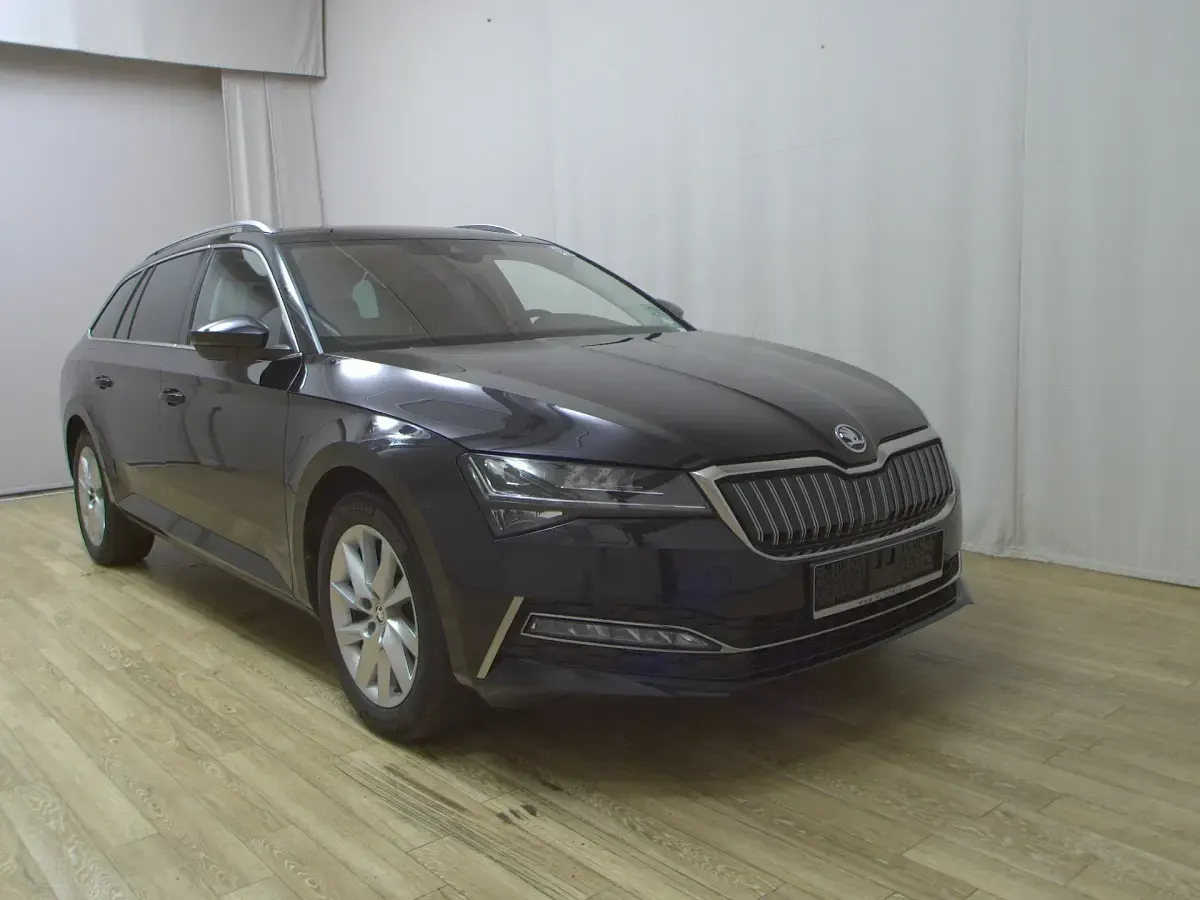 Gebraucht Skoda Superb Style 156 PS (114 kW) 2022 Schwarz Kombi