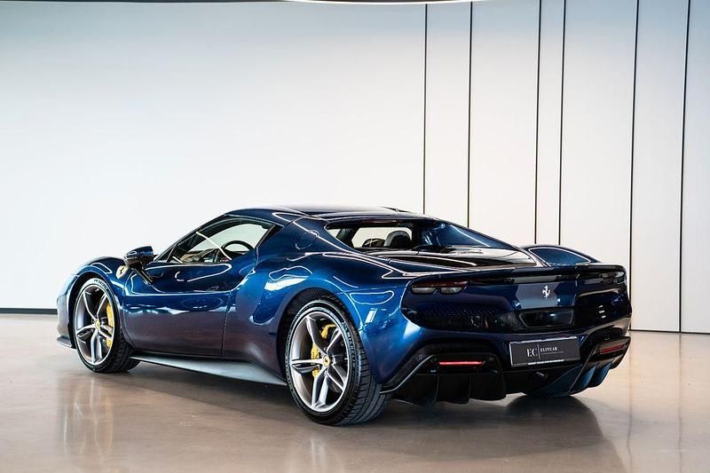 Gebraucht Ferrari 296 829 PS (609 kW) 2024 Blau