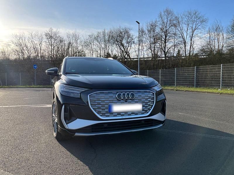 Gebraucht Audi Q4 e-tron S-Line 150 kW (204 PS) 2022 Schwarz SUV