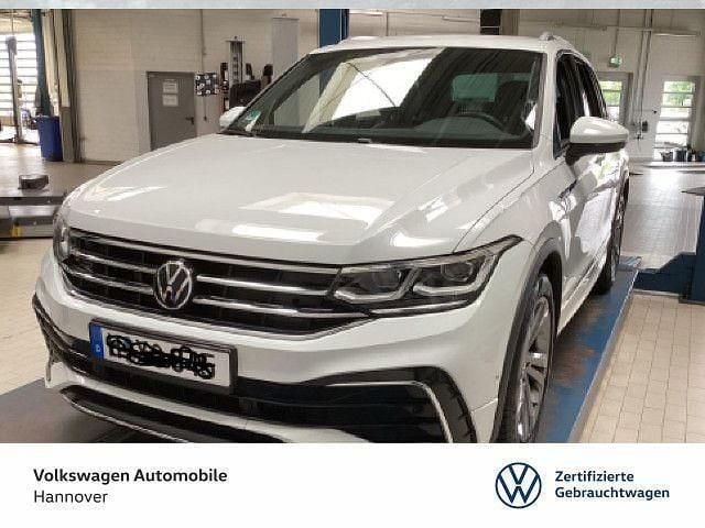 Pure white Gebraucht 2023 VW Tiguan R-line SUV | 34.490 € (Fairer Preis) - Bild 1/3