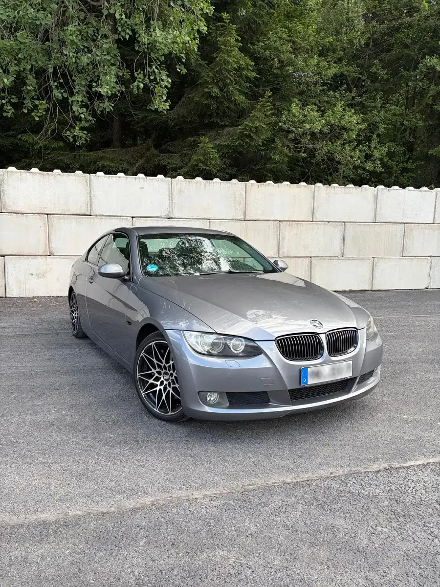 Gebraucht BMW 330 231 PS (169 kW) 2008 Grau Coupé