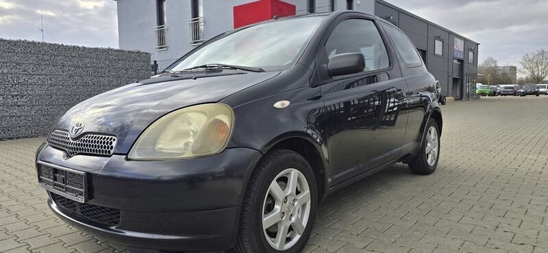 Schwarz Gebraucht 2000 Toyota Yaris Limousine | 990 € (Guter Preis) - Bild 1/4