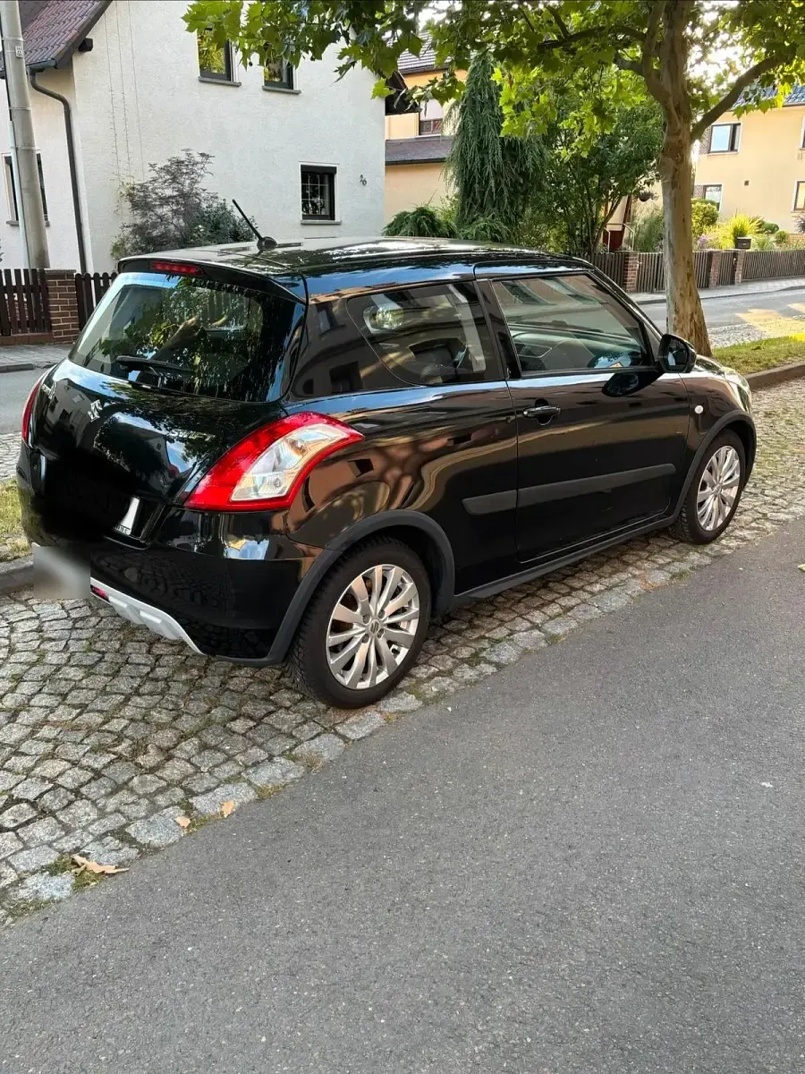 Gebraucht Suzuki Swift 92 PS (67 kW) 2012 Schwarz Kleinwagen