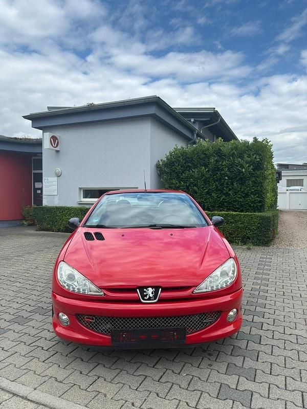 Rot Gebraucht 2005 Peugeot 206 CC Cabrio | 2.200 € (Fairer Preis) - Bild 1/4