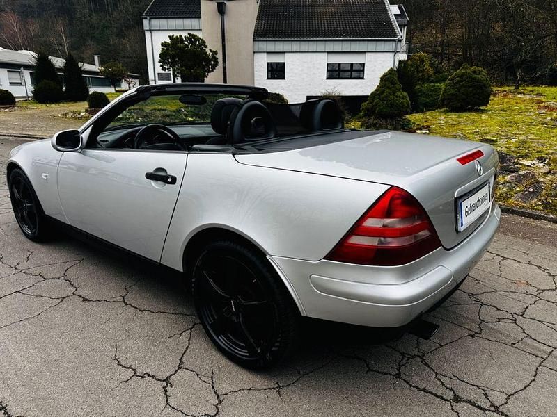 Gebraucht Mercedes SLK200 136 PS (100 kW) 1999 Silber Cabrio