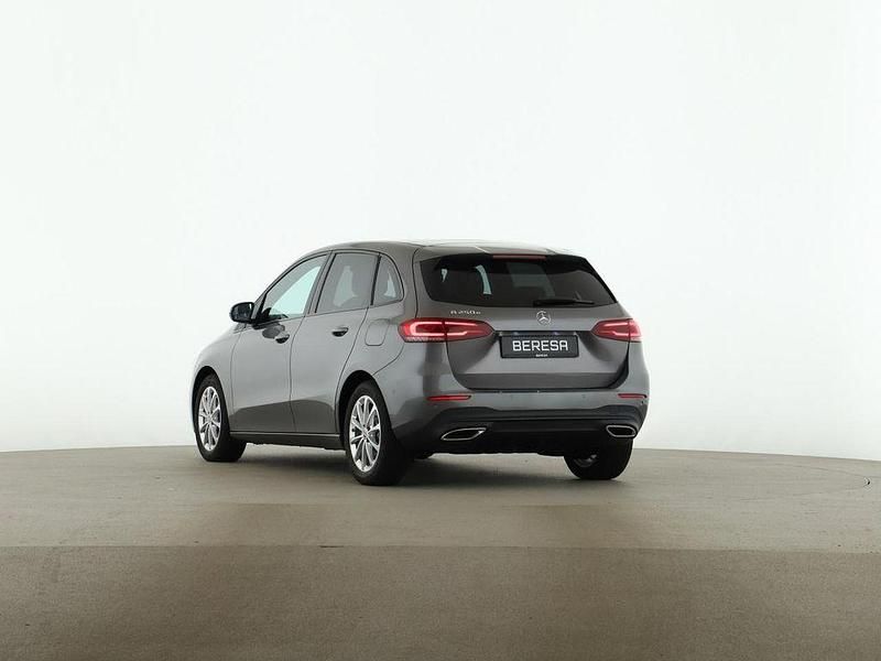 Gebraucht Mercedes B250e Progressive 218 PS (160 kW) 2022 Grau Van / Kleinbus