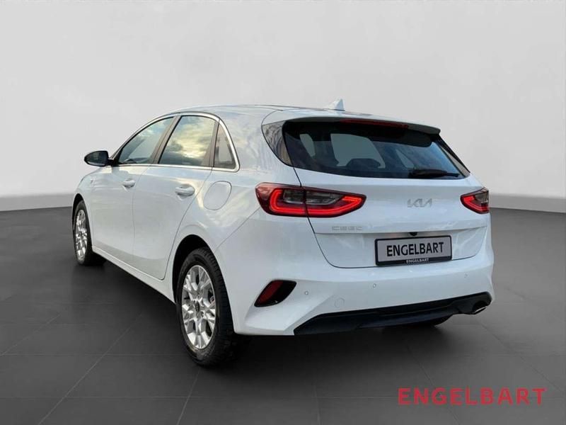 Gebraucht Kia Ceed Comfort 140 PS (102 kW) 2025 Casa white s Kleinwagen