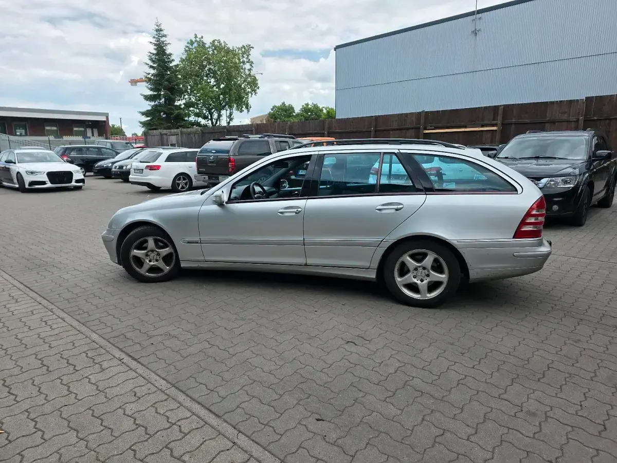 Gebraucht Mercedes C220 143 PS (105 kW) 2003 Grau Kombi