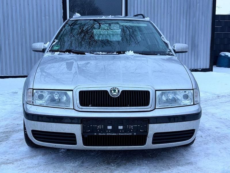 Silber Gebraucht 2008 Skoda Octavia Tour Kombi | 1.200 € (Superpreis) - Bild 1/4