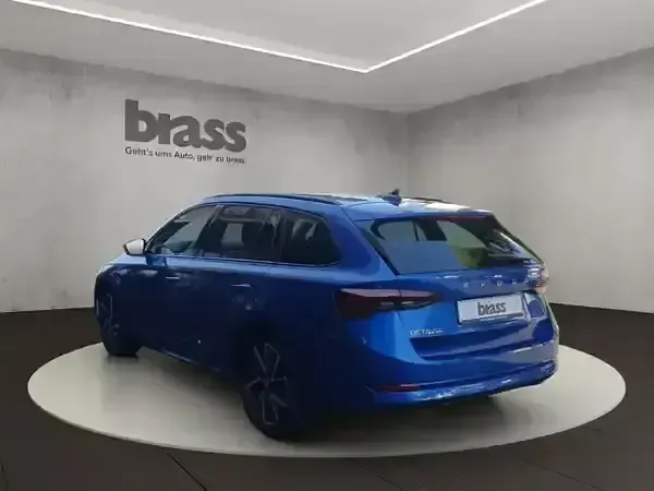 Gebraucht Skoda Octavia Ambition 150 PS (110 kW) 2022 Raceblau metallic Kombi
