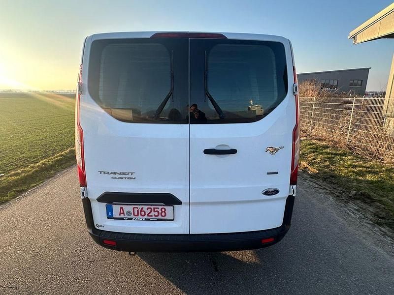 Gebraucht Ford Transit Custom 105 PS (77 kW) 2018 Weiß Van / Kleinbus