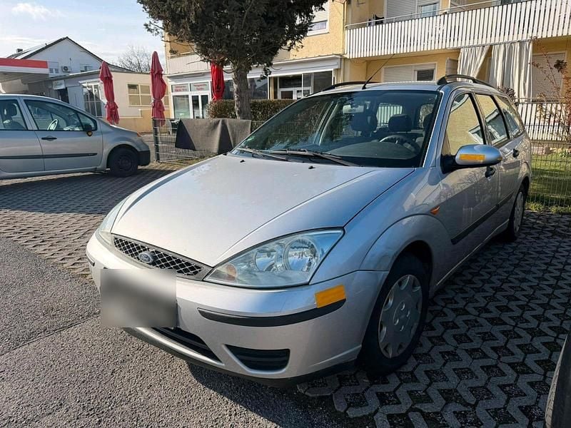 Second-hand Ford Focus 101 CP (74 kW) 2004 Argintiu Break