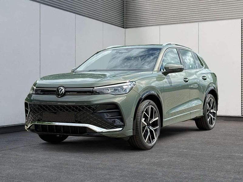 Grün Neu 2025 VW Tiguan R-line SUV | 47.752 € (Etwas zu teuer) - Bild 1/4