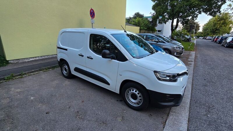 Weiß Gebraucht 2020 Toyota Proace City Van | 17.100 € (Guter Preis) - Bild 1/4