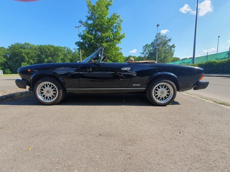 Schwarz Gebraucht 1983 Fiat 124 Spider Cabrio | 25.000 € - Bild 1/4