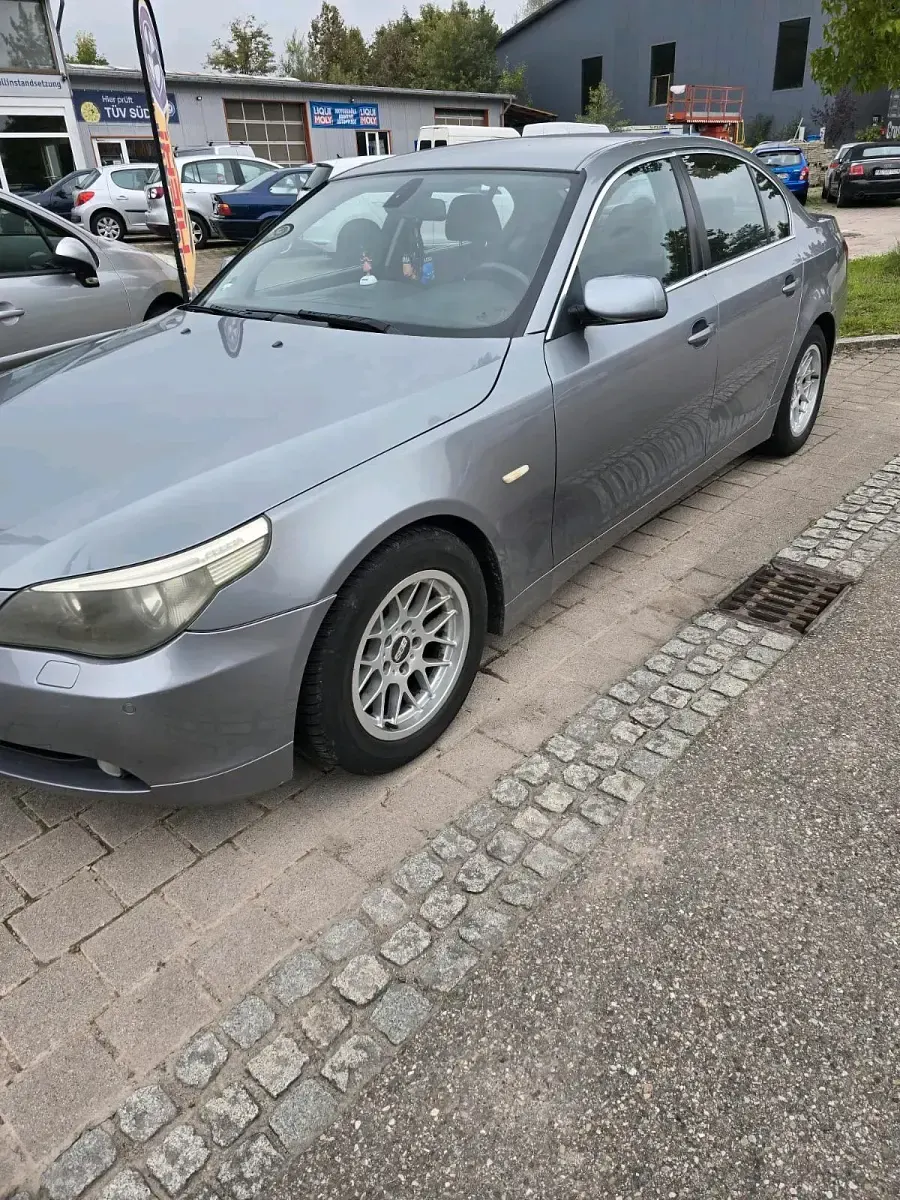 Gebraucht BMW 520 170 PS (125 kW) 2004 Grau Limousine