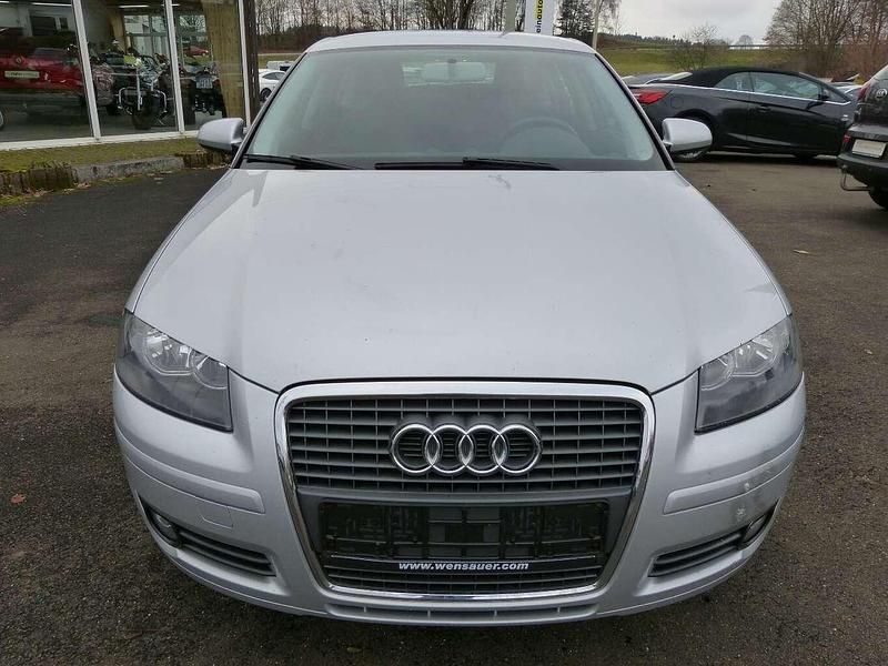 Gebraucht Audi A3 Attraction 140 PS (102 kW) 2008 Eissilber metallic Kleinwagen