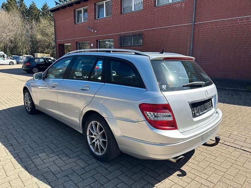 Gebraucht Mercedes C200 184 PS (135 kW) 2010 Silber Kombi