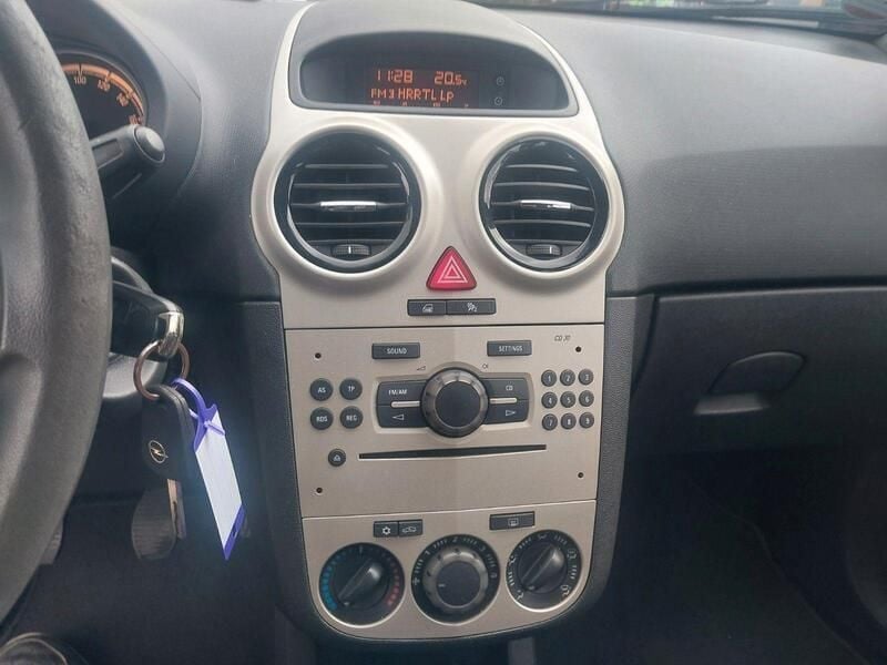 Gebraucht Opel Corsa Catch Me 80 PS (58 kW) 2007 Silber Kleinwagen