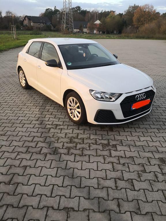 Weiß Gebraucht 2019 Audi A1 Sportback Kleinwagen | 16.500 € (Guter Preis) - Bild 1/4