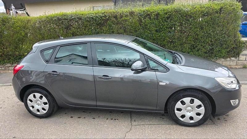 Gebraucht Opel Astra 115 PS (84 kW) 2010 Grau Limousine