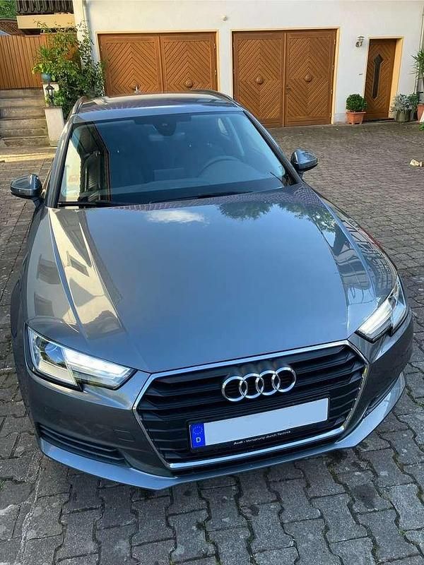 Grau Gebraucht 2017 Audi A4 Basis Kombi | 17.999 € (Etwas zu teuer) - Bild 1/4
