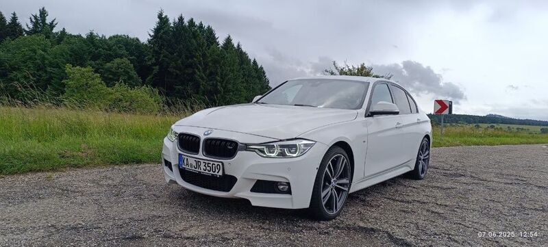 Weiß Gebraucht 2016 BMW 335 Sport Line Limousine | 17.000 € - Bild 1/4